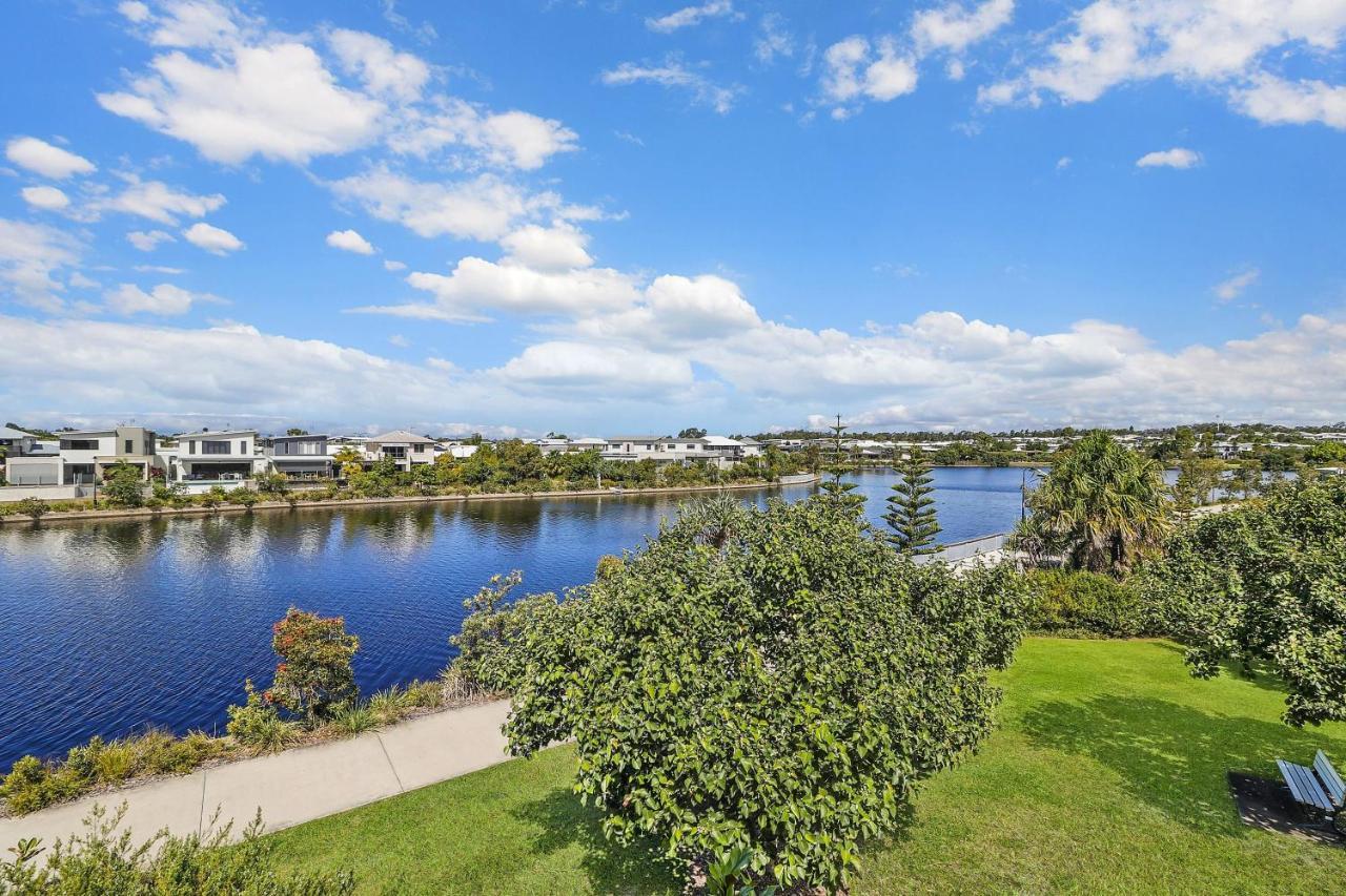 Welcoming Lakeside Getaway With Waterviews, Wifi, Pool & Park Mooloolaba Esterno foto